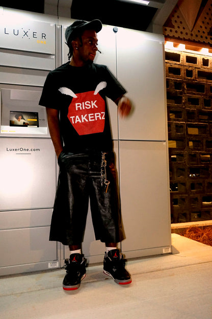 RISK TAKERZ WORLDWIDE "BLACK FLYING STOP SIGN TEE"